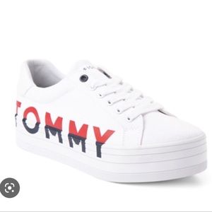 Tommy Hilfiger  twblasee Platform size 9